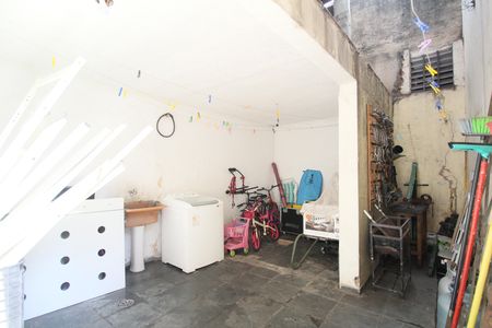 Casa à venda com 250m², 4 quartos e 2 vagasLavanderia 