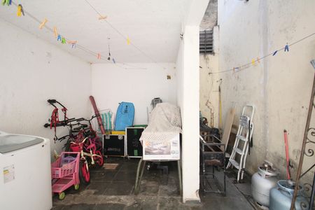 Casa à venda com 250m², 4 quartos e 2 vagasLavanderia 