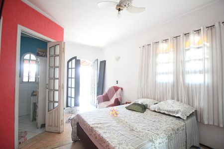 Casa à venda com 250m², 4 quartos e 2 vagassuíte 