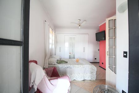 Casa à venda com 250m², 4 quartos e 2 vagassuíte 