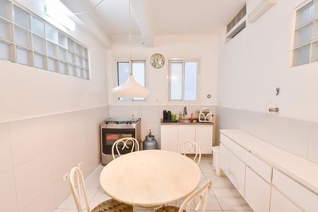 Casa à venda com 540m², 11 quartos e sem vaga Casa à venda com 540m², 11 quartos e sem vagaBanheiro 1