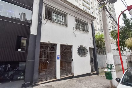 Casa à venda com 540m², 11 quartos e sem vaga Casa à venda com 540m², 11 quartos e sem vagaFachada