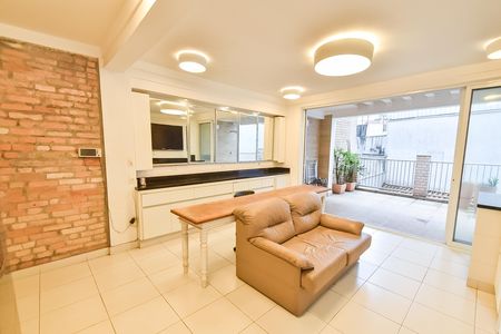 Casa à venda com 540m², 11 quartos e sem vaga Casa à venda com 540m², 11 quartos e sem vagaCozinha 2
