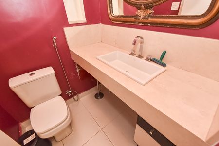 Casa à venda com 540m², 11 quartos e sem vaga Casa à venda com 540m², 11 quartos e sem vagaBanheiro 2