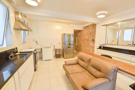 Casa à venda com 540m², 11 quartos e sem vaga Casa à venda com 540m², 11 quartos e sem vagaCozinha 2