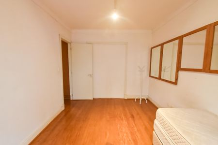 Casa à venda com 540m², 11 quartos e sem vaga Casa à venda com 540m², 11 quartos e sem vagaQuarto 6