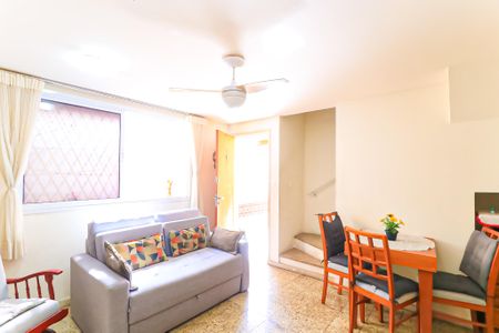 Casa para alugar com 86m², 2 quartos e 1 vaga Casa para alugar com 86m², 2 quartos e 1 vagaSala
