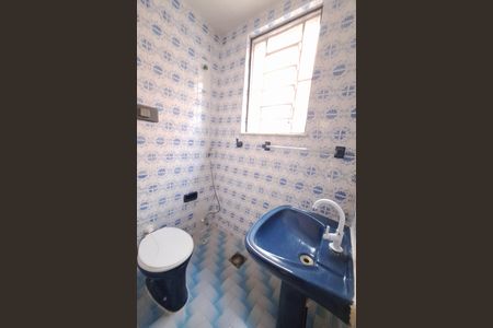 Banheiro de casa para alugar com 3 quartos, 62m² em Jardim Primavera, Duque de Caxias