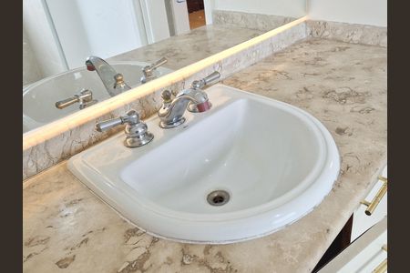 Apartamento para alugar com 125m², 3 quartos e 2 vagas Apartamento para alugar com 125m², 3 quartos e 2 vagasBanheiro da Suíte