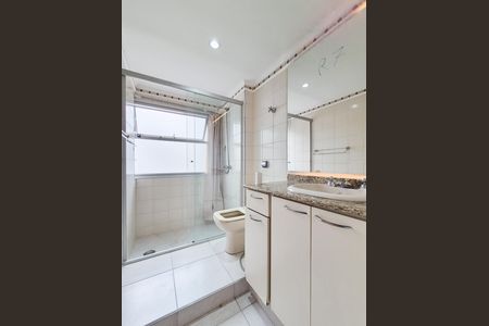 Apartamento para alugar com 125m², 3 quartos e 2 vagas Apartamento para alugar com 125m², 3 quartos e 2 vagasBanheiro