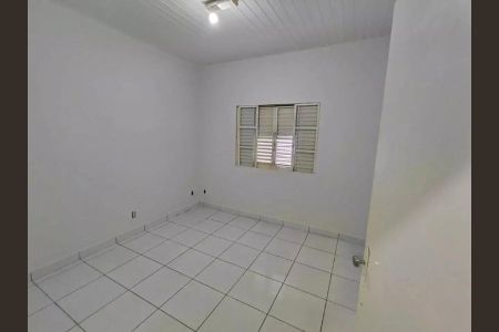 Casa à venda com 68m², 2 quartos e 1 vagaQuarto