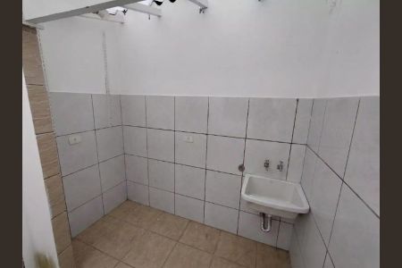 Casa à venda com 68m², 2 quartos e 1 vagaÁrea de serviço