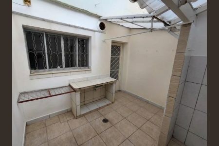Casa à venda com 68m², 2 quartos e 1 vagaÁrea de serviço