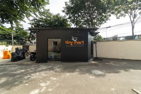 Apartamento para alugar com 49m², 2 quartos e 1 vaga Apartamento para alugar com 49m², 2 quartos e 1 vagaÁrea comum - Minimercado