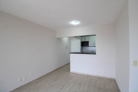 Sala de apartamento para alugar com 3 quartos, 73m² em Jardim Henriqueta, Taboão da Serra