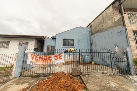 Casa à venda com 134m², 3 quartos e 2 vagas Casa à venda com 134m², 3 quartos e 2 vagasFachada