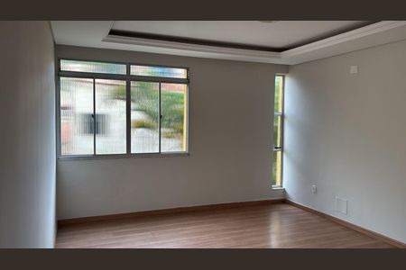 Sala de apartamento para alugar com 3 quartos, 86m² em Vila Ermelinda, Belo Horizonte