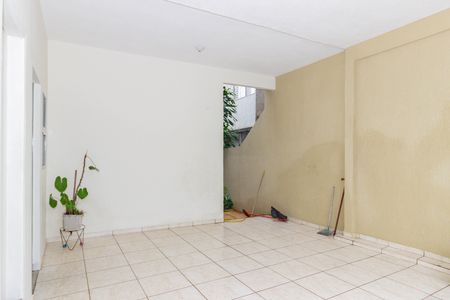 Casa para alugar com 70m², 2 quartos e 1 vaga Casa para alugar com 70m², 2 quartos e 1 vagaQuintal