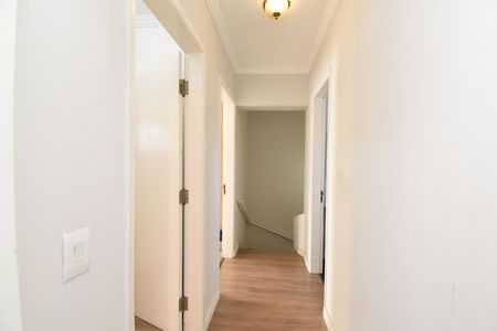 Casa para alugar com 166m², 3 quartos e 2 vagasCorredor/Escadas