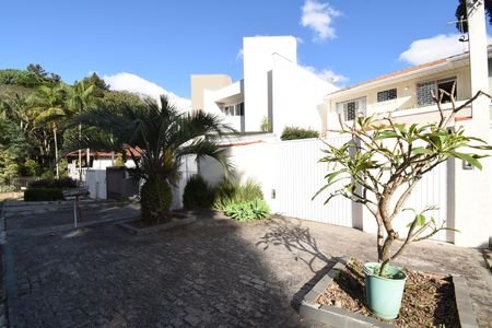 Casa para alugar com 166m², 3 quartos e 2 vagasFachada
