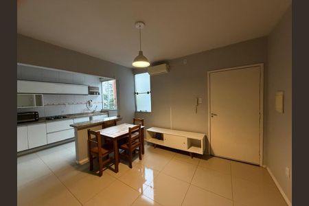 Apartamento para alugar com 56m², 2 quartos e sem vaga Apartamento para alugar com 56m², 2 quartos e sem vagaSala