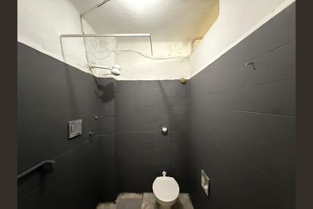 Banheiro de kitnet/studio para alugar com 1 quarto, 45m² em Centro Histórico de São Paulo, São Paulo