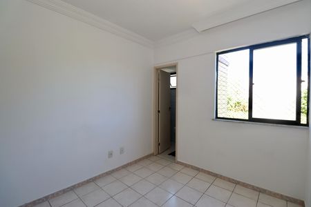 Sala  de apartamento para alugar com 2 quartos, 98m² em C Azul, Salvador