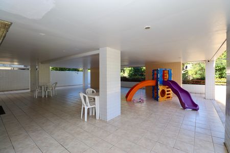 Apartamento para alugar com 98m², 2 quartos e 2 vagasÁrea comum - Playground