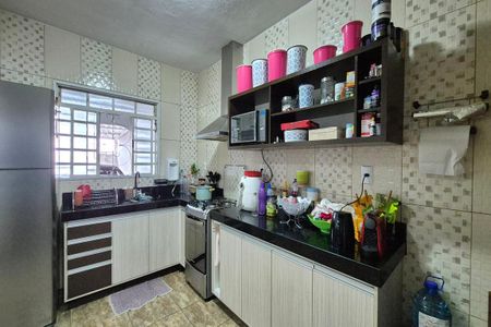 Casa para alugar com 238m², 4 quartos e 3 vagas Casa para alugar com 238m², 4 quartos e 3 vagasCozinha