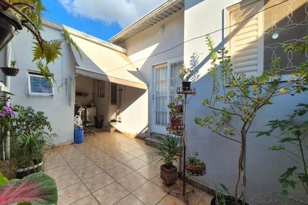 Casa para alugar com 238m², 4 quartos e 3 vagas Casa para alugar com 238m², 4 quartos e 3 vagasQuintal