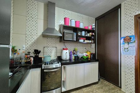 Casa para alugar com 238m², 4 quartos e 3 vagas Casa para alugar com 238m², 4 quartos e 3 vagasCozinha
