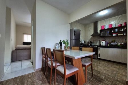Casa para alugar com 238m², 4 quartos e 3 vagas Casa para alugar com 238m², 4 quartos e 3 vagasCopa