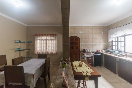 Casa para alugar com 152m², 3 quartos e 5 vagas Casa para alugar com 152m², 3 quartos e 5 vagasCozinha/Sala de Jantar