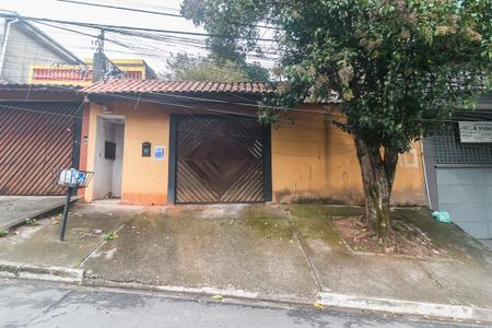 Casa para alugar com 152m², 3 quartos e 5 vagas Casa para alugar com 152m², 3 quartos e 5 vagasFachada