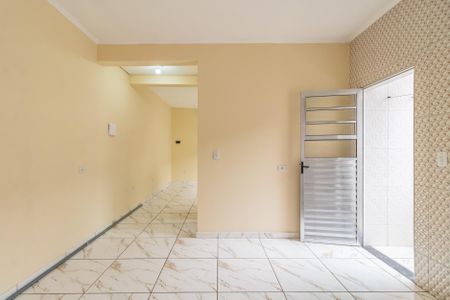 Casa para alugar com 70m², 2 quartos e sem vaga