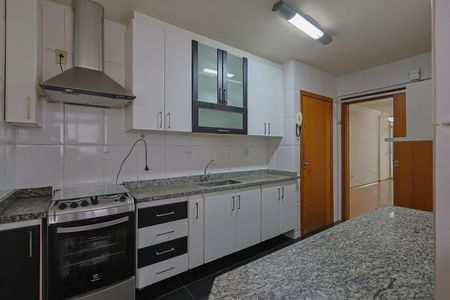 Cozinha de apartamento à venda com 3 quartos, 100m² em Buritis, Belo Horizonte