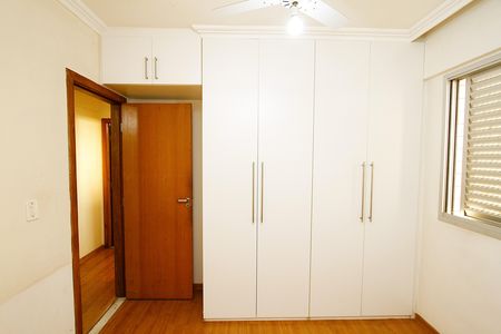 Apartamento à venda com 100m², 3 quartos e 3 vagasQuarto 2
