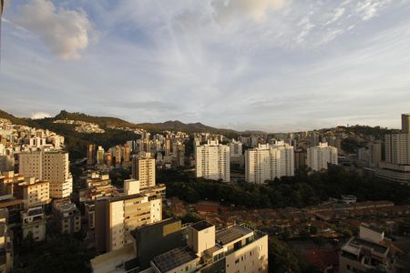 Apartamento à venda com 100m², 3 quartos e 3 vagasVista