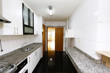 Apartamento à venda com 100m², 3 quartos e 3 vagasCozinha