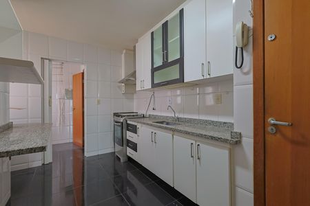 Apartamento à venda com 100m², 3 quartos e 3 vagas Apartamento à venda com 100m², 3 quartos e 3 vagasCozinha