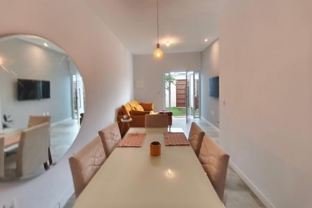 Casa à venda com 80m², 2 quartos e 1 vaga Casa à venda com 80m², 2 quartos e 1 vagaSala