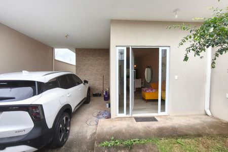 Casa à venda com 80m², 2 quartos e 1 vaga Casa à venda com 80m², 2 quartos e 1 vagaQuintal - Garagem
