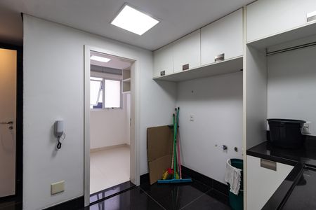 Apartamento para alugar com 362m², 3 quartos e 5 vagas Apartamento para alugar com 362m², 3 quartos e 5 vagasÁrea de Serviço