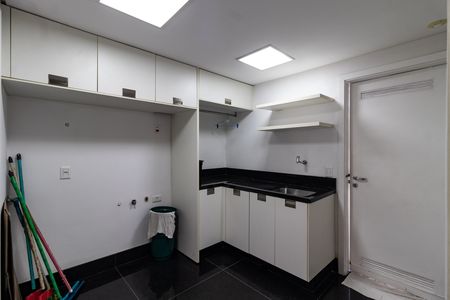 Apartamento para alugar com 362m², 3 quartos e 5 vagas Apartamento para alugar com 362m², 3 quartos e 5 vagasÁrea de Serviço