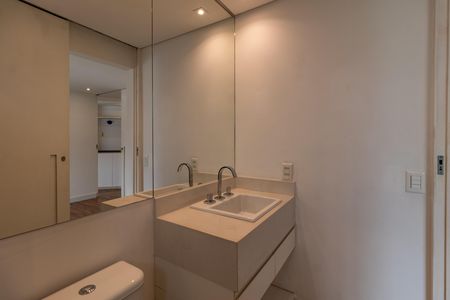 Apartamento para alugar com 362m², 3 quartos e 5 vagas Apartamento para alugar com 362m², 3 quartos e 5 vagasBanheiro da Suíte 3
