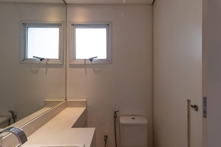 Apartamento para alugar com 362m², 3 quartos e 5 vagas Apartamento para alugar com 362m², 3 quartos e 5 vagasBanheiro da Suíte 2