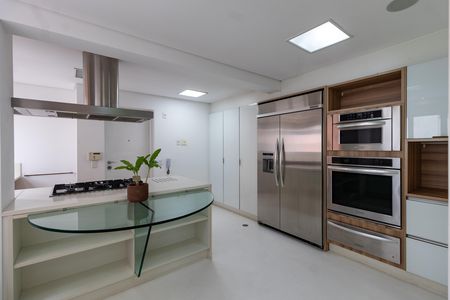 Apartamento para alugar com 362m², 3 quartos e 5 vagas Apartamento para alugar com 362m², 3 quartos e 5 vagasCozinha