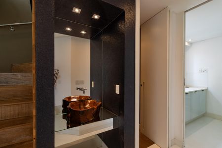 Apartamento para alugar com 362m², 3 quartos e 5 vagas Apartamento para alugar com 362m², 3 quartos e 5 vagasLavabo