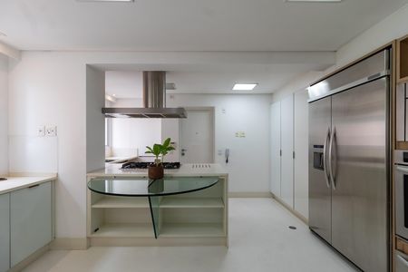 Apartamento para alugar com 362m², 3 quartos e 5 vagas Apartamento para alugar com 362m², 3 quartos e 5 vagasCozinha