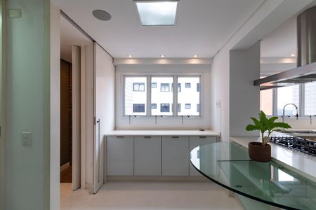 Apartamento para alugar com 362m², 3 quartos e 5 vagas Apartamento para alugar com 362m², 3 quartos e 5 vagasCozinha